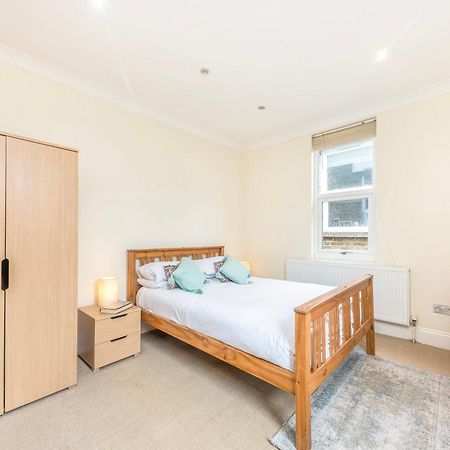 Stylish & Spacious 3 Bed Victorian House Sleeps Up To 7 - Near O2, Museums, Excel, Mazehill Station 12 Mins Direct Into London Bridge Zewnętrze zdjęcie